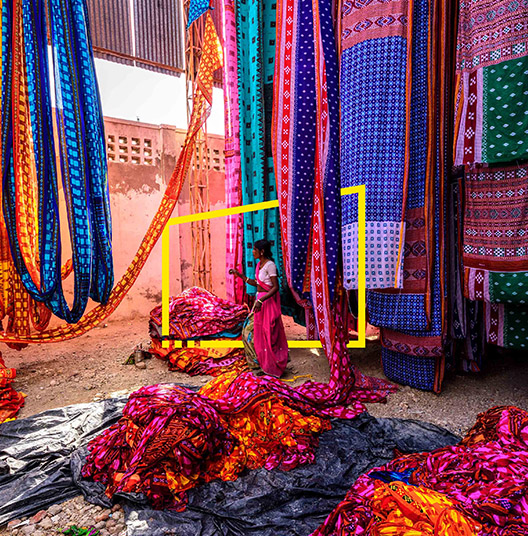 ey-woman-at-textile-market-in-india 